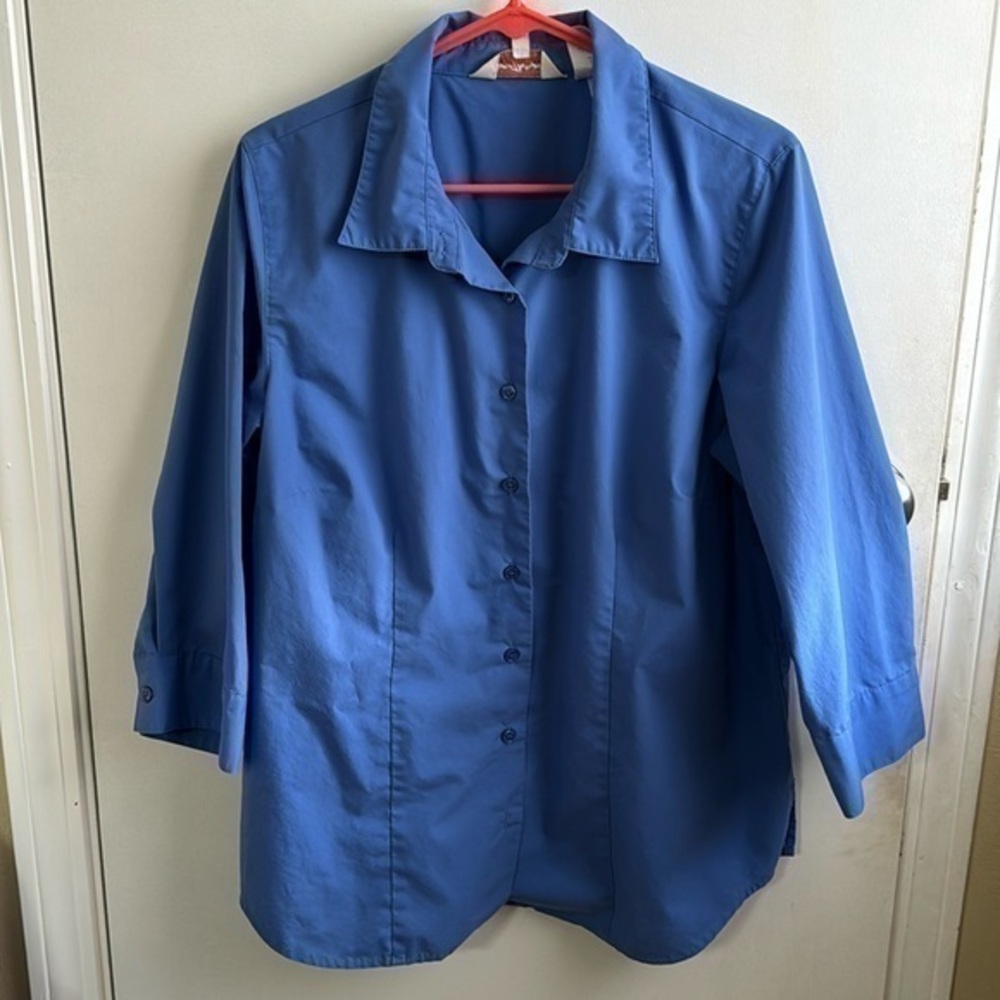 Norm Thompson size 14 blue‎ button up women’s casual top 100% cotton